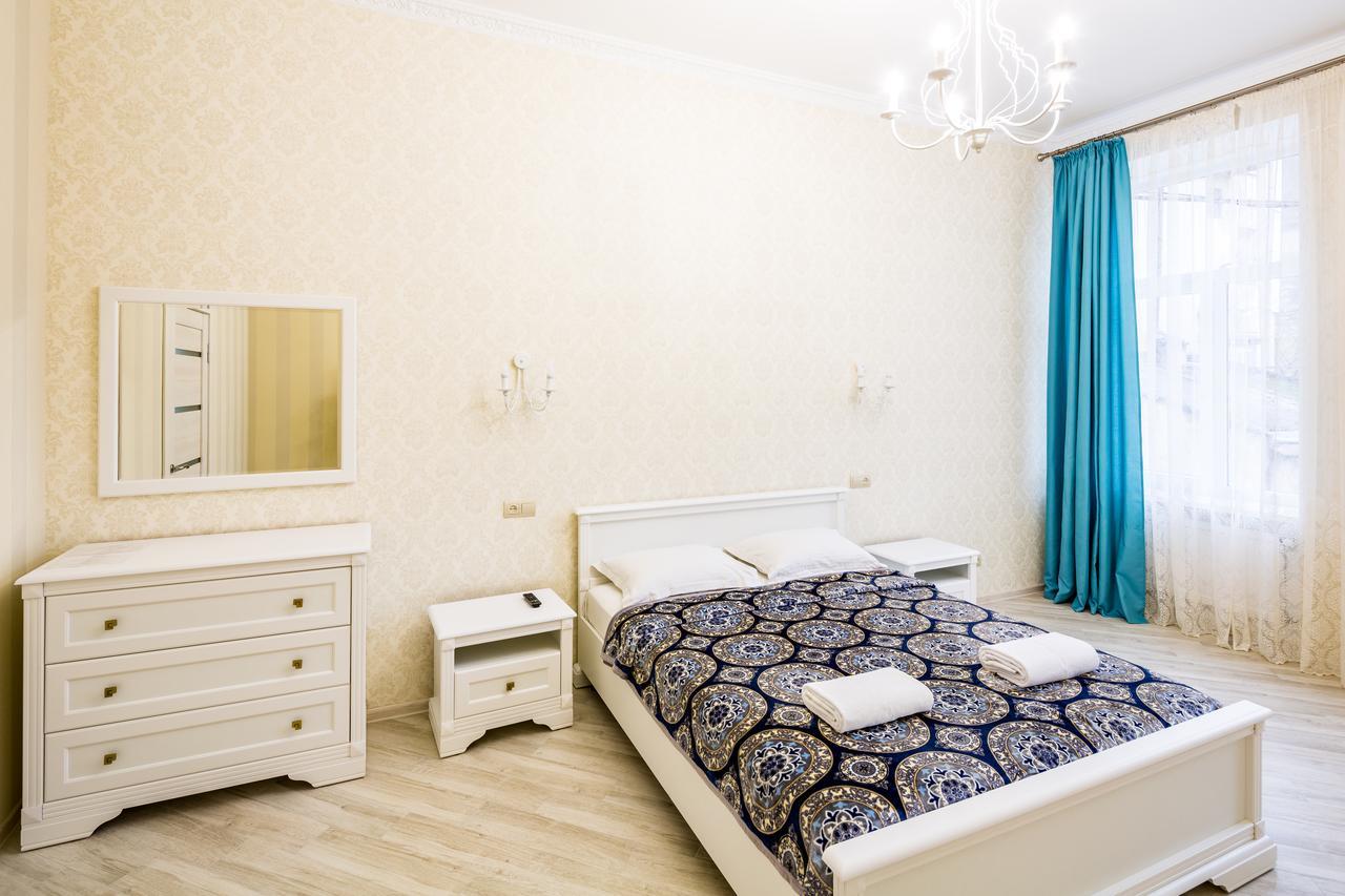 Leogrand Vip Apartments On Udatnogo 4 Лвив Екстериор снимка