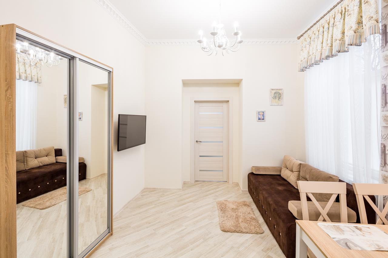 Leogrand Vip Apartments On Udatnogo 4 Лвив Екстериор снимка